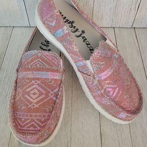 GYPSY JAZZ- AZTEC PINK SLIP ON SNEAKERS